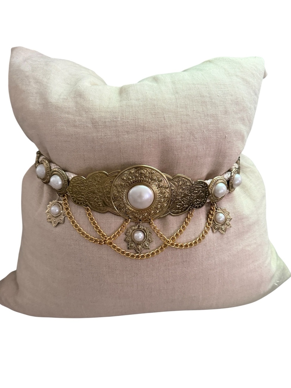 Vintage 90s Gold Tone Pearl Medallion Women’s Statement Belt Cream Stretchy 32”